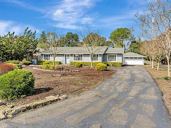4th image of 4815 Bridle Trail