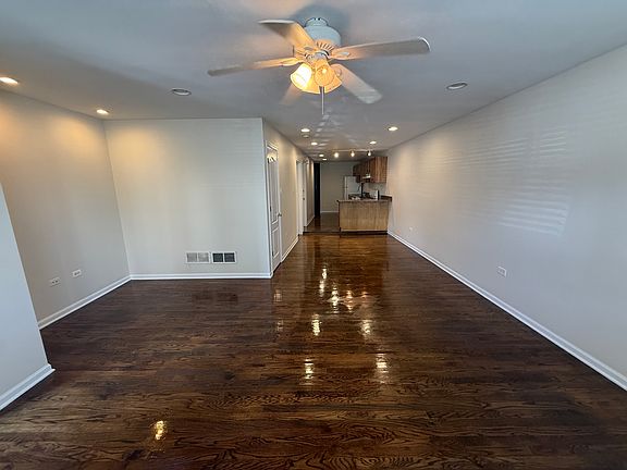 3rd image of 3634 N Ashland Ave #1