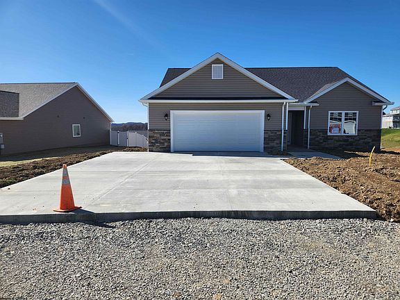 2nd image of 140 Charolais Cir