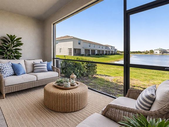 3rd image of 17653 Crescent Moon Loop