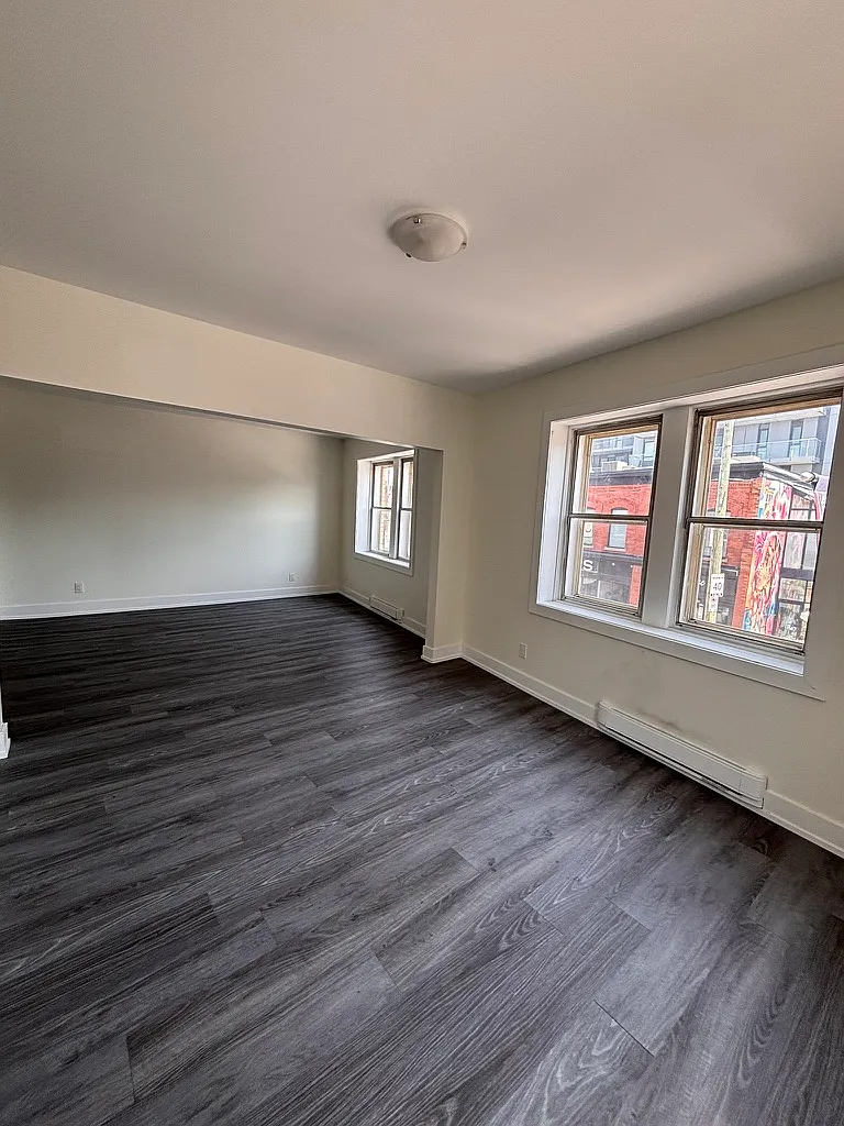 2 bed, 850 sqft, $2,200 — Photo 2
