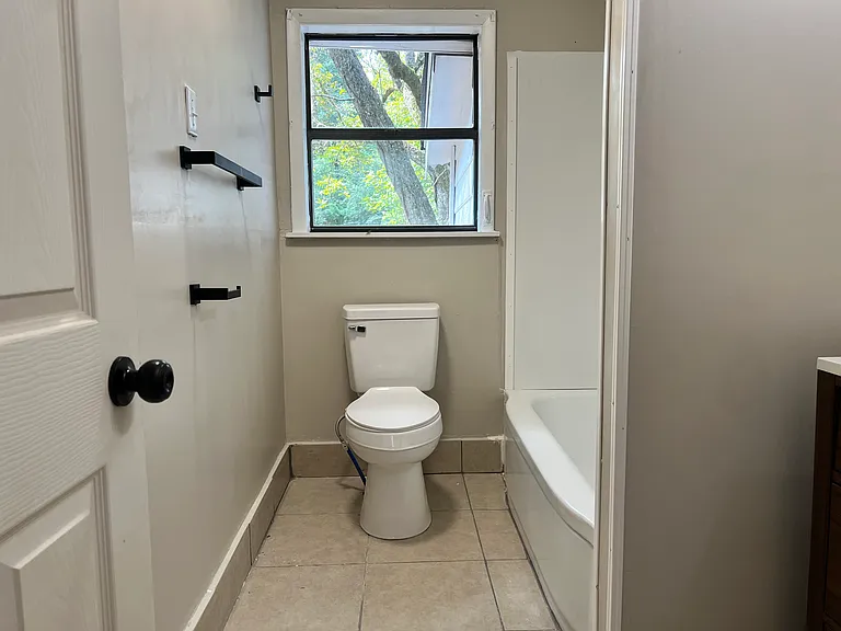 822 Barkley Rd — Photo 10