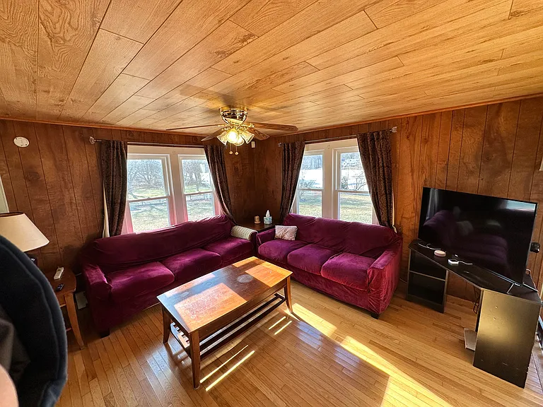 64 Flanders Rd — Photo 8