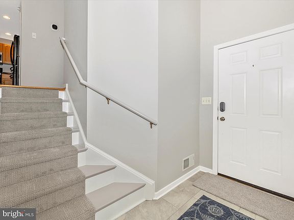 4th image of 11806 Pond Crest Ct