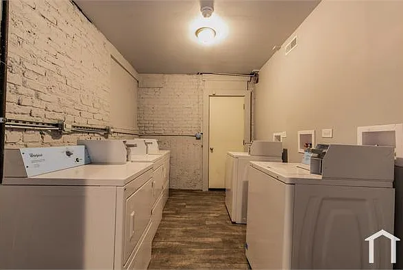 7525 S Kingston Ave #2E — Photo 8