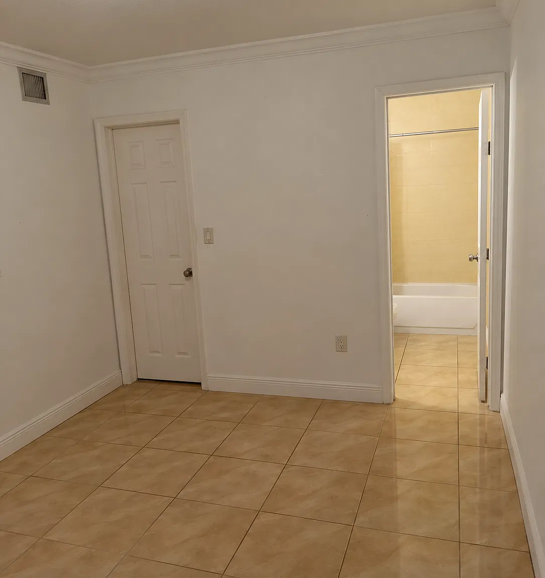 3611 Palm Ave — Photo 3