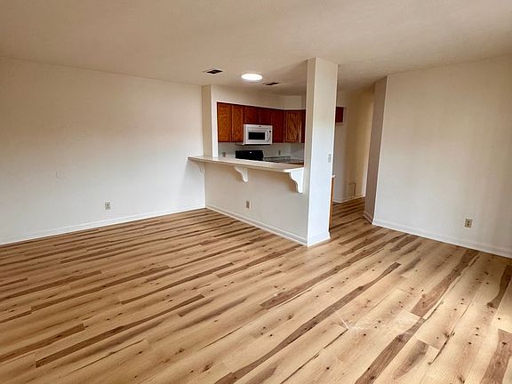 3rd image of 52 South Ave APT H