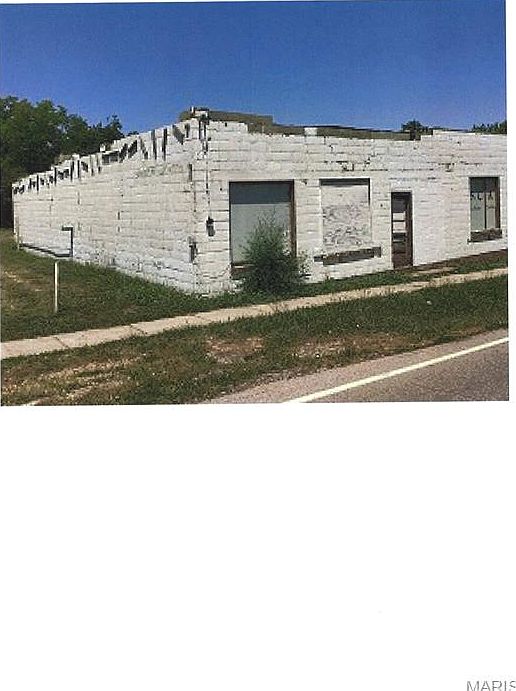1st image of 704 Jefferson St