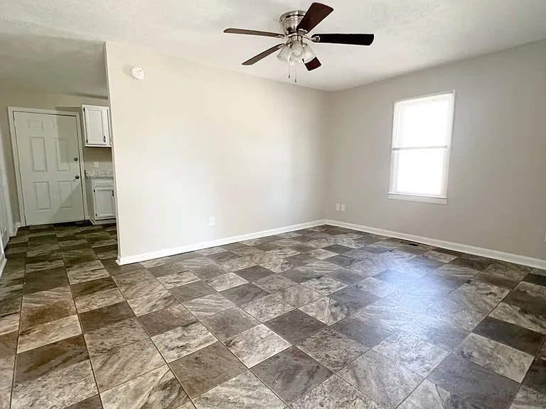 1139 Main St — Photo 6