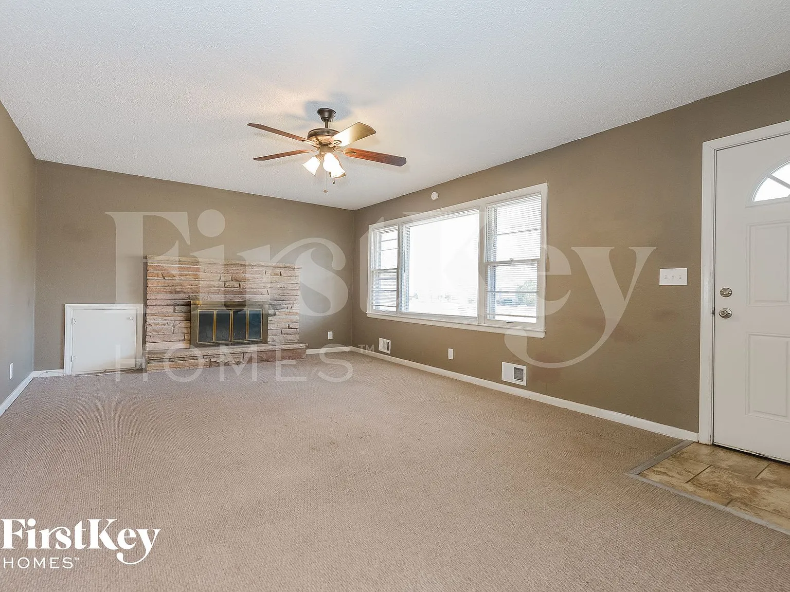 4 bed, 2.0 bath, 1280 sqft, $1,950 — Photo 3