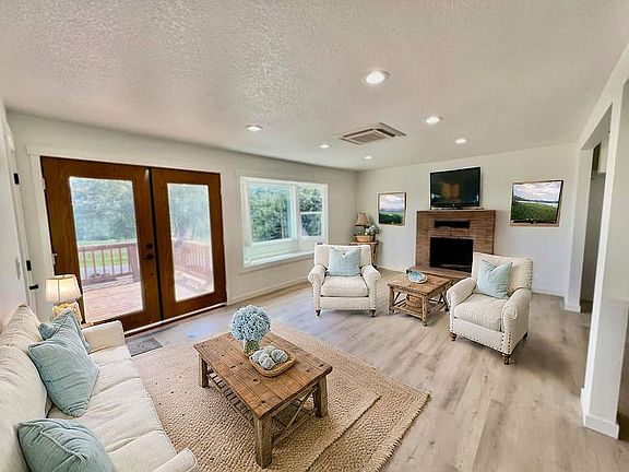 Ai staging of living room 