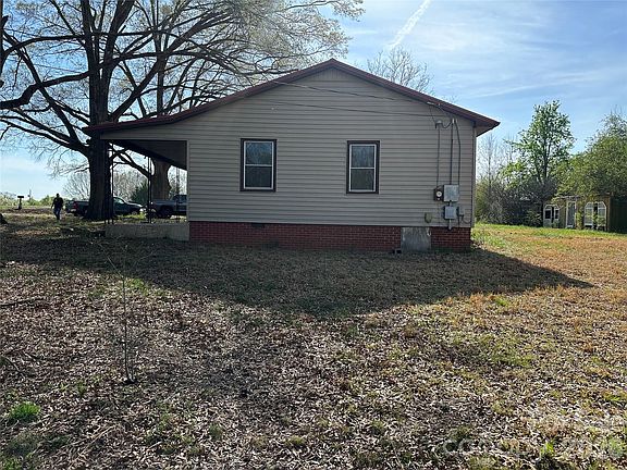 3rd image of 8245 Smith Rd