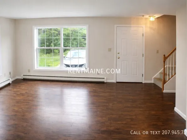 24 Patrick Dr, Hermon, ME 04401