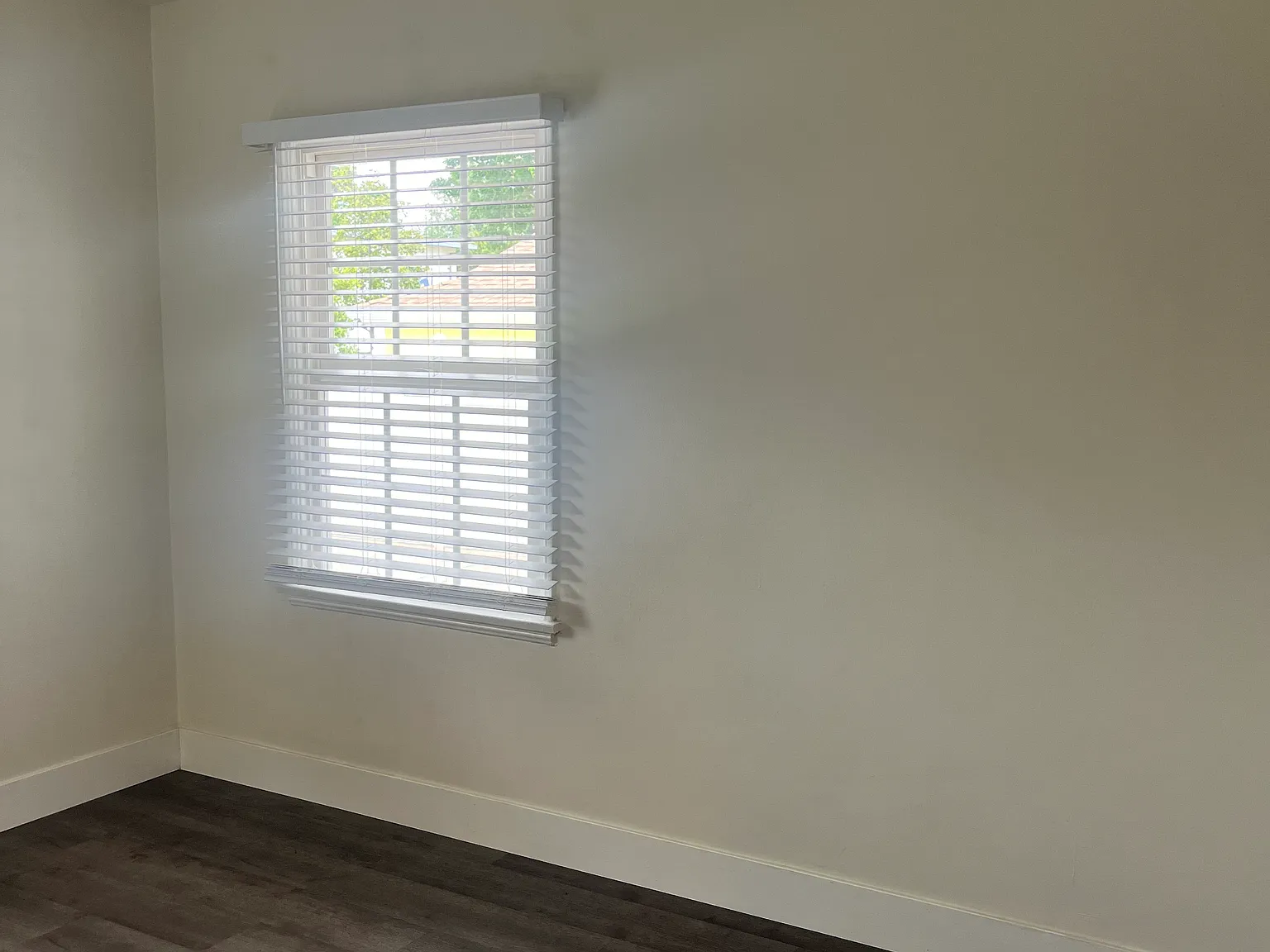 3 bed, 1296 sqft, $3,200 — Photo 3