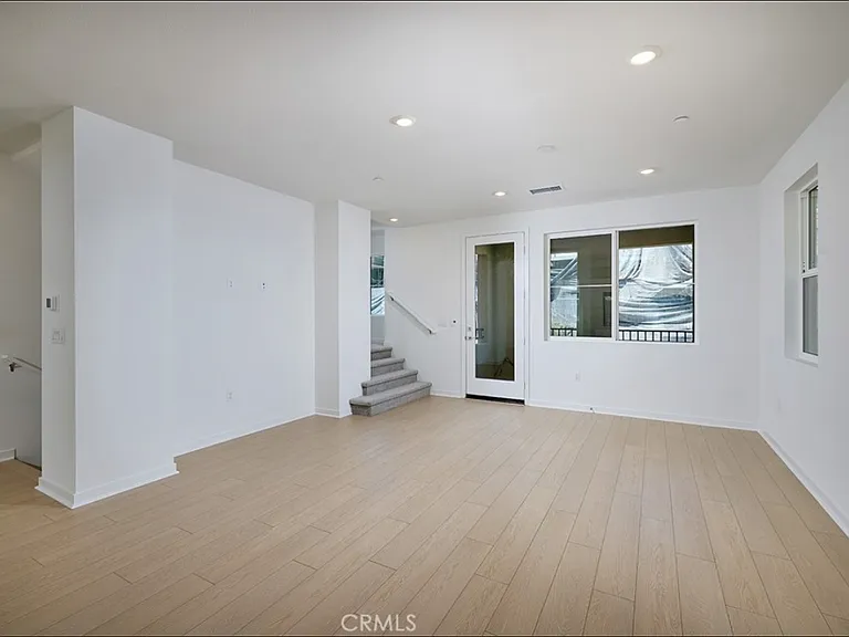6045 Fairfax Dr — Photo 9