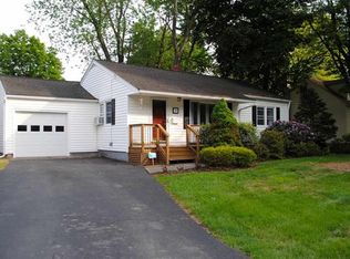 21 Williams Park Rd, Loudonville, NY 12211