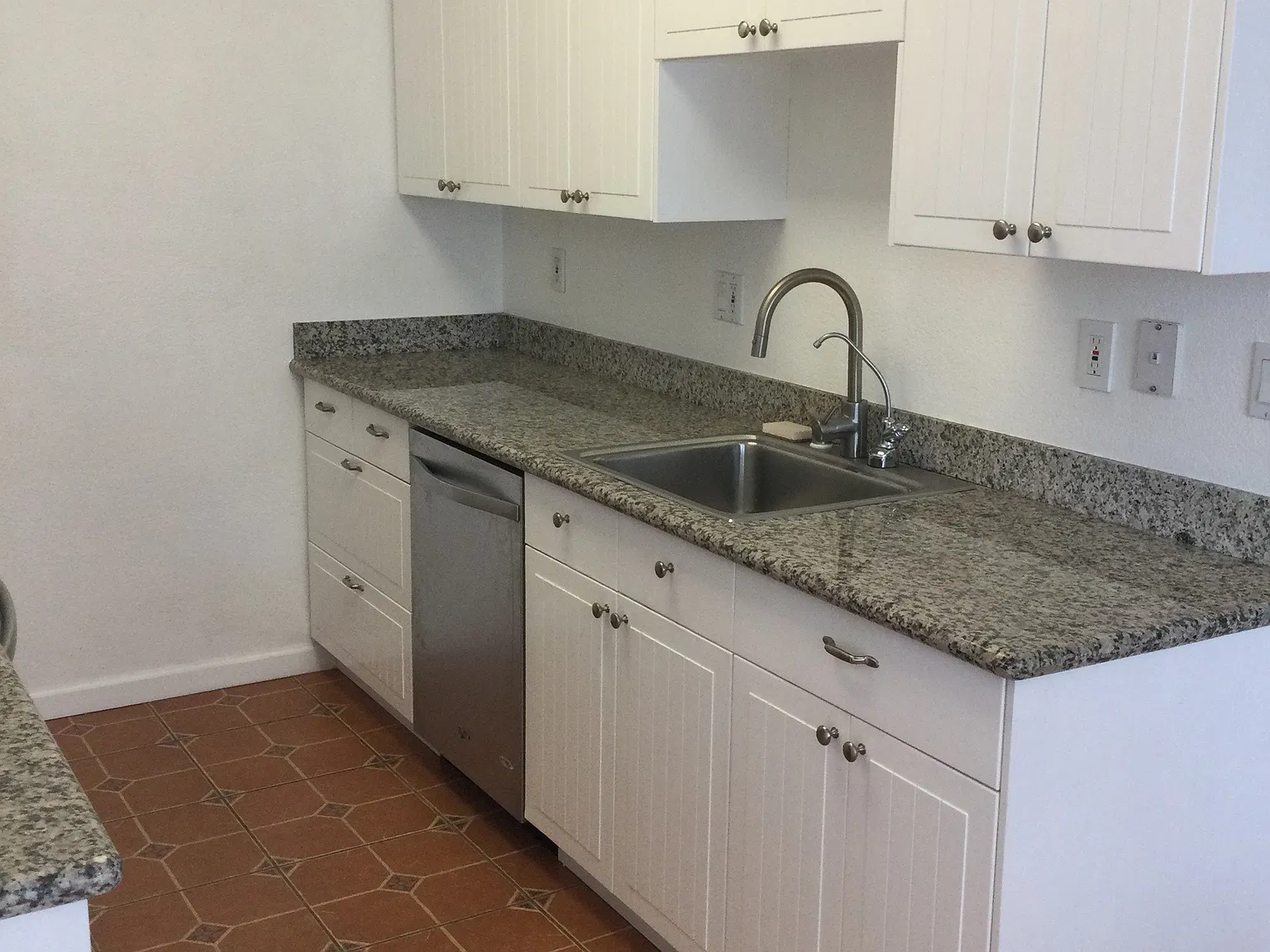 1 bed, 732 sqft, $2,300 — Photo 3