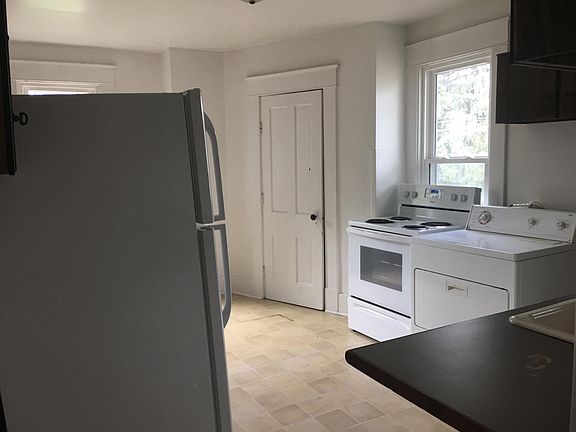 3rd image of 312 E Lincoln Ave