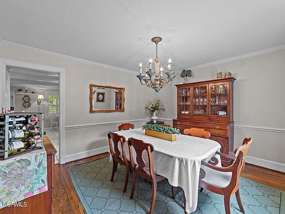 4th image of 109 Williamsburg Drive
