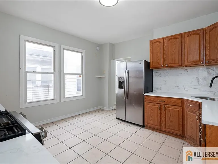 264 Seaman St #2 — Photo 10