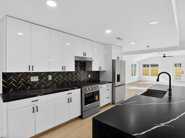 1906 Sunny Brook Dr, Austin, TX 78723