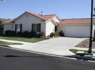 372 Claremont Dr, Brentwood, CA