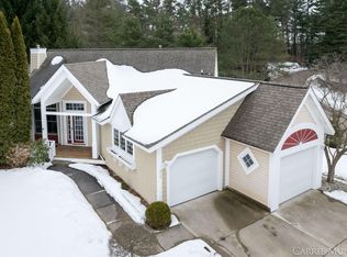 974 Wildflower Ct, Holland, MI 49424