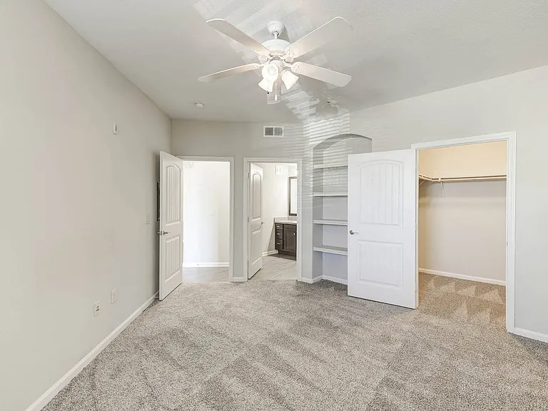 Hebron 121 Station Apartments — Photo 27