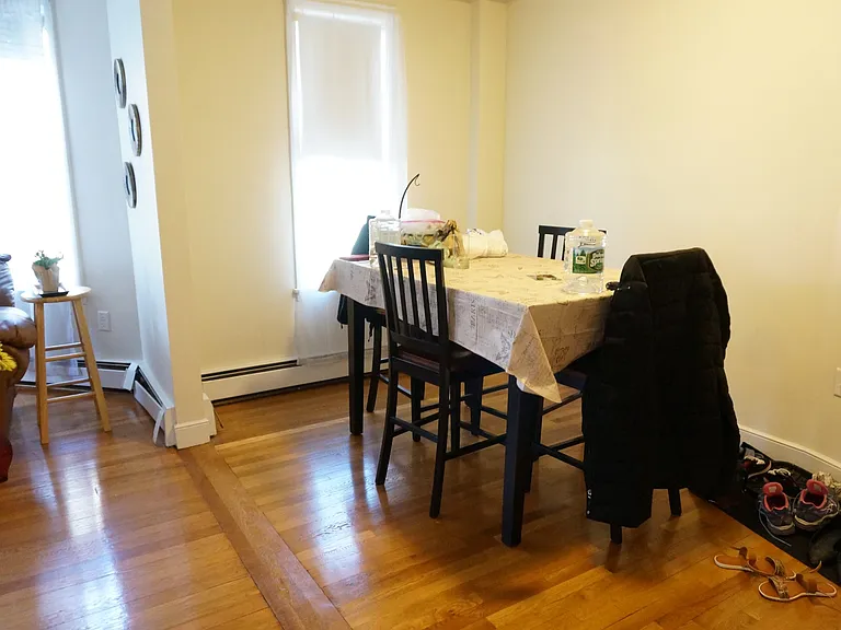 312 Tappan St #8 — Photo 4