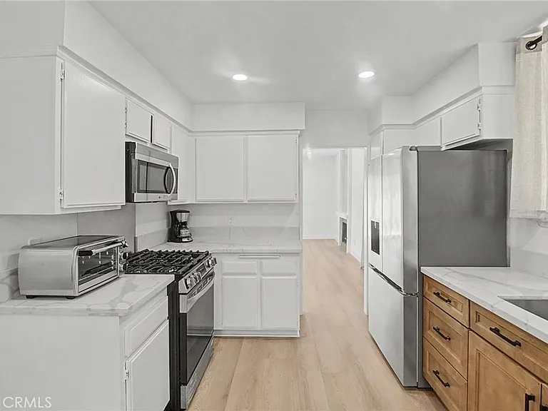 10793 Ashton Ave #14 — Photo 7
