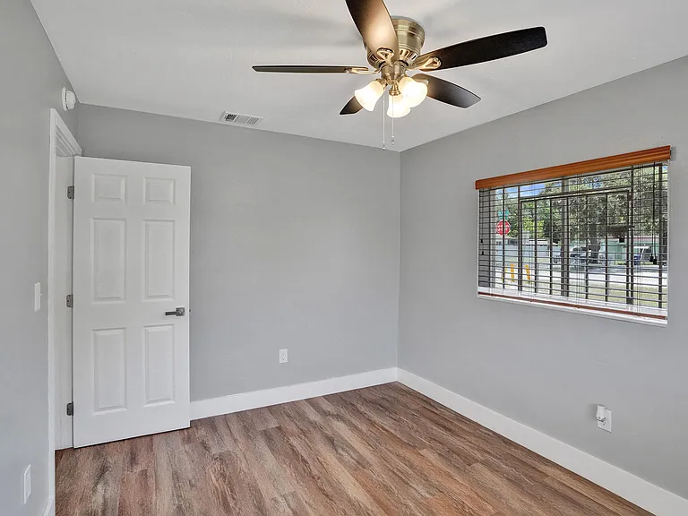 2145 NW 100th St — Photo 5
