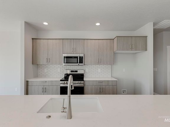 5th image of 1101 E Crab Springs St