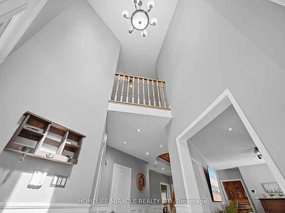 5th image of 6089 Carradine Ct