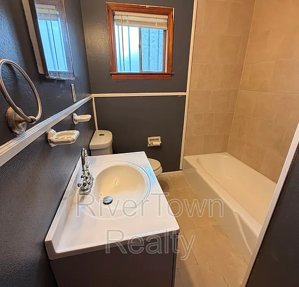 1517 Baxter Ave — Photo 12