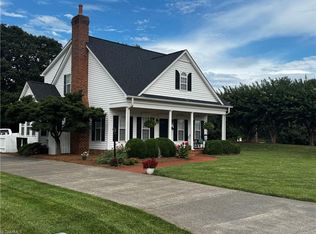 100 Cotswold Ln, King, NC 27021
