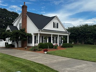 100 Cotswold Ln, King, NC, 27021