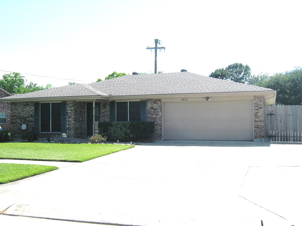 1st image of 1413 Chatsworth Dr