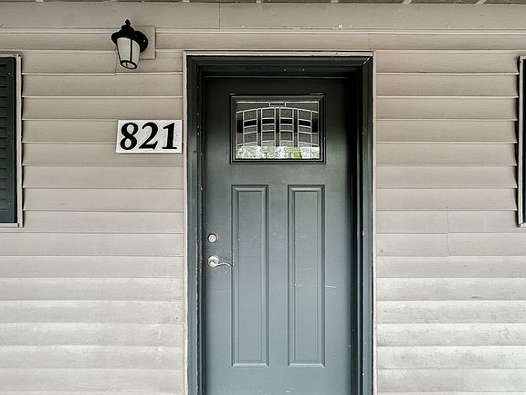 2nd image of 817-899 25th St SE #Sc821