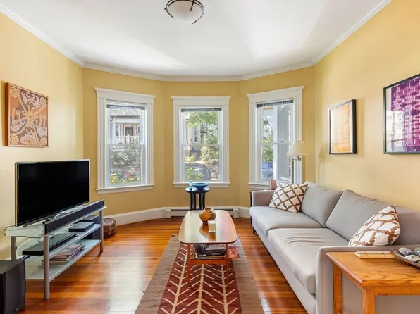 89 Carolina Ave #1, Jamaica Plain, MA 02130