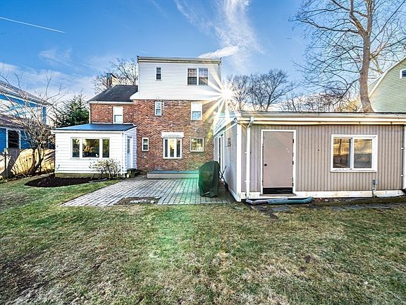 4th image of 17 Woodhaven Rd