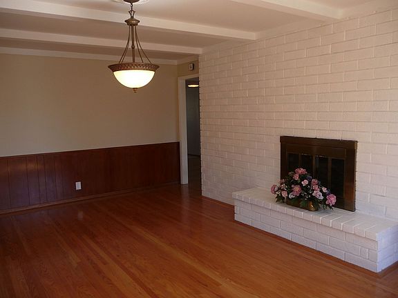 Formal dining room w/ new hardwood floor