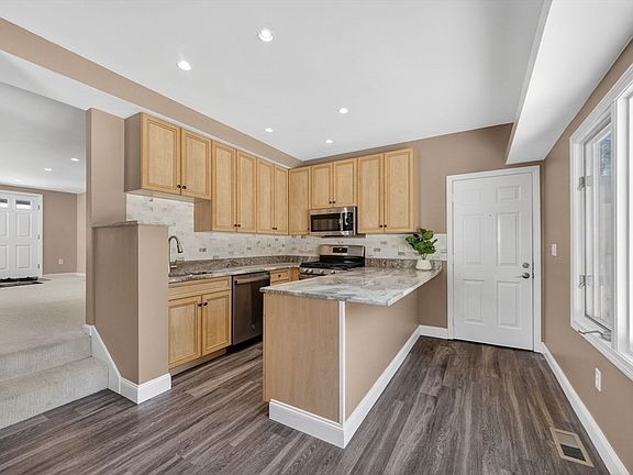 5th image of 39 Neillian St #39