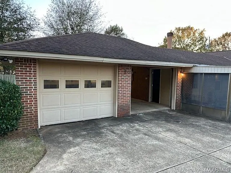 817 Dumont Dr — Photo 17