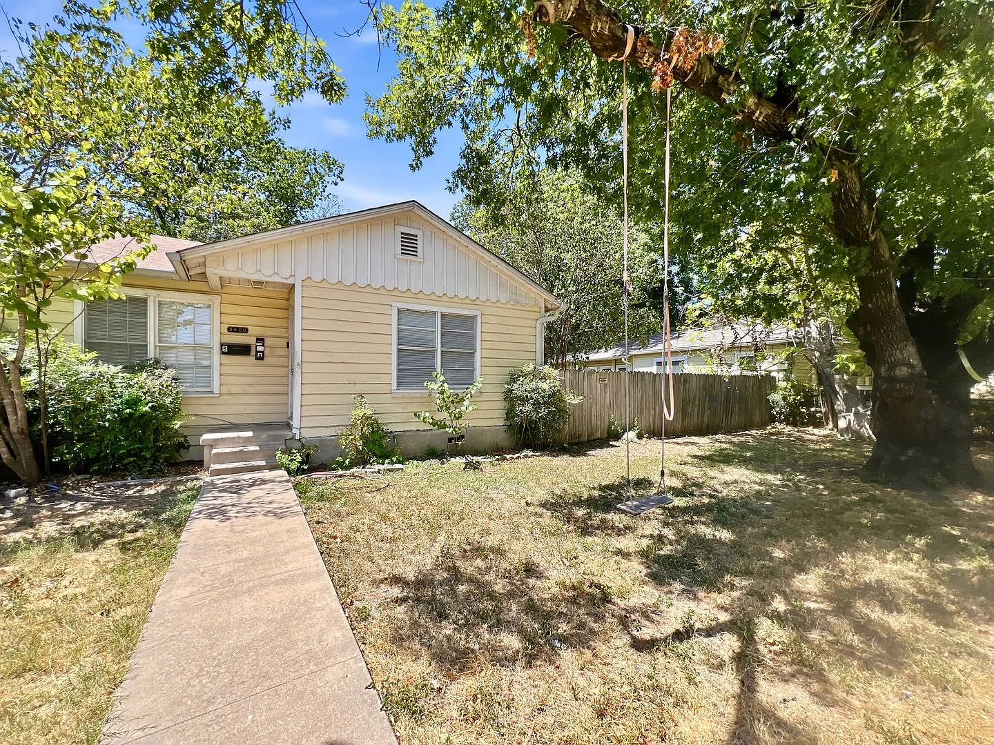 5400 Harmon Ave — Photo 2