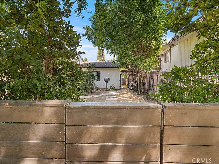 6514 Coldwater Canyon Ave — Photo 3