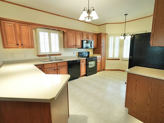 2nd image of 4220 Azalea Cir