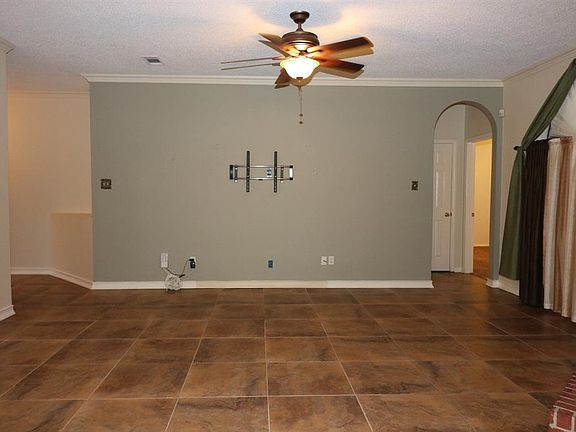 2nd image of 1921 Chandler Ln