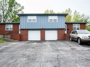 607 NE Chipman Rd, Lees Summit, MO 64063