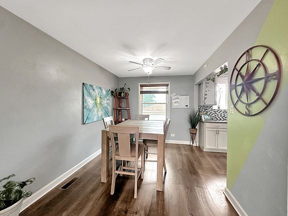 5th image of 2402 Birch Ln