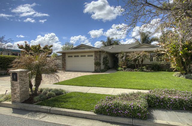 1st image of 811 Hamann Dr